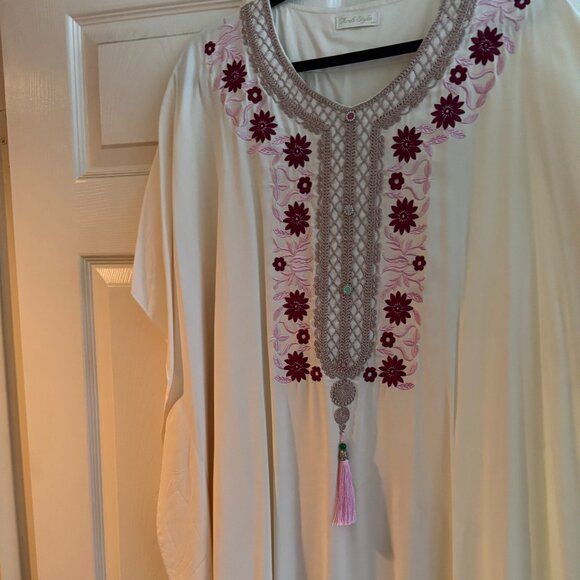 IVORY AND ROSE KAFTAN - Picture 1 of 4